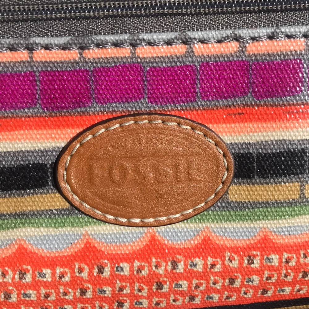 Fossil Multi Colored wallet🌸💕